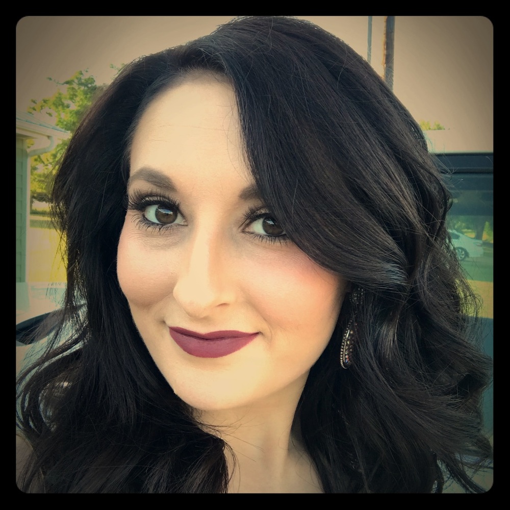 Meet your Posher, Dena